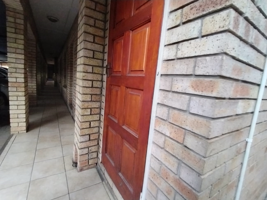 2 Bedroom Property for Sale in Lower Bo-dorp North West